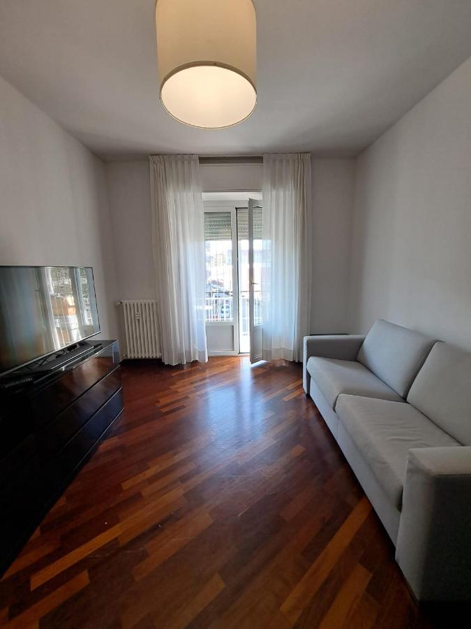 Fancy Monique Apartment Milan Exterior photo